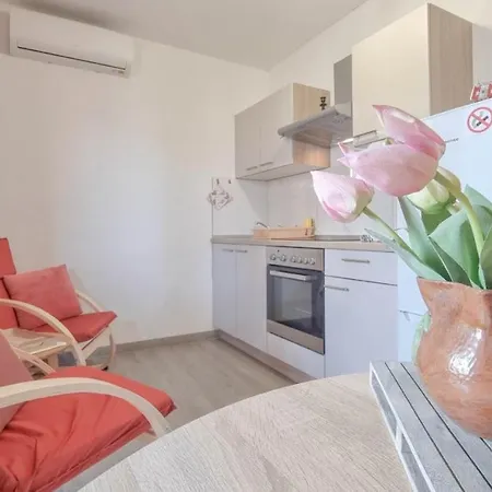 Enio Apartment *