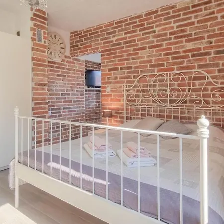 Enio Apartment