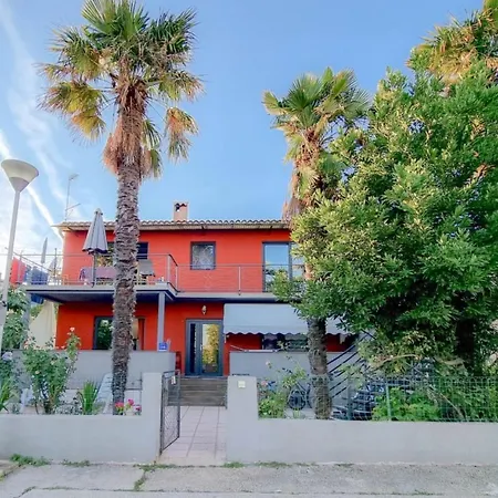 Enio Apartment